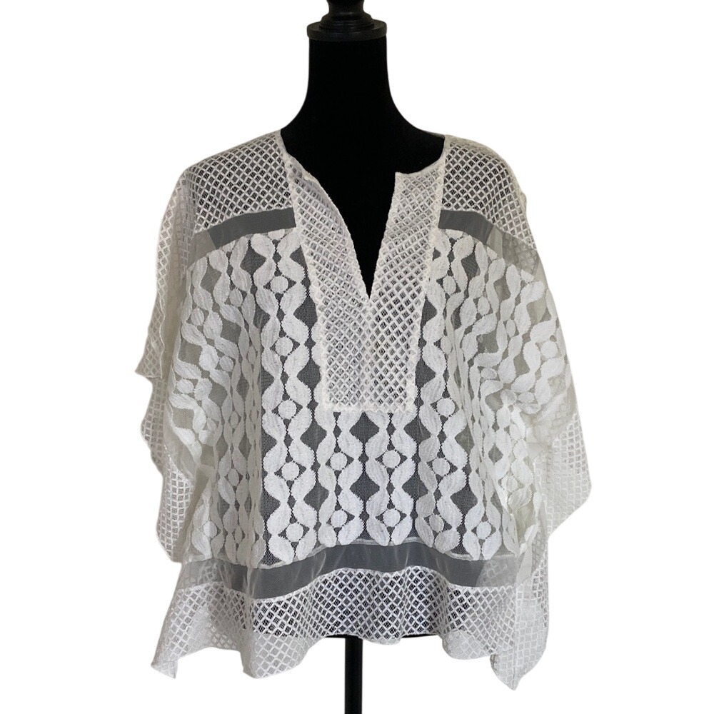 BCBGMaxaria Womens White Crochet Lace Poncho Top Size Small Boho‎ Festival Beach